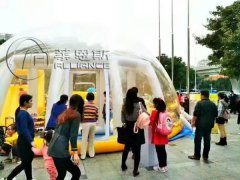儿童充气水晶宫海洋球游乐园让孩子享受阳光