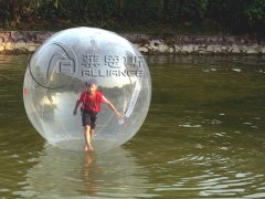 经营水上步行球收益有保障