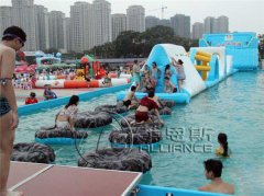 水上冲关设备非常适合活动策划行业