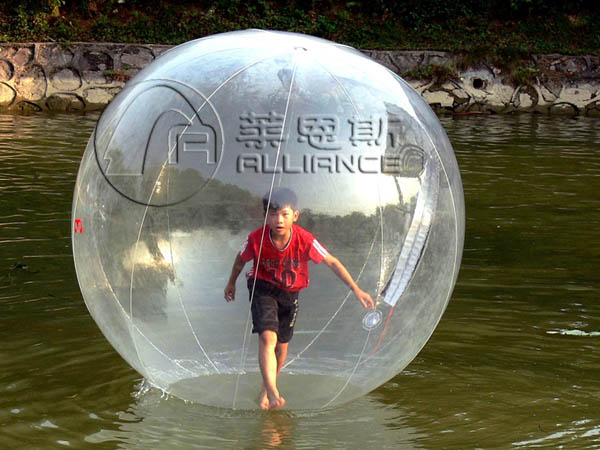 水上步行球厂家