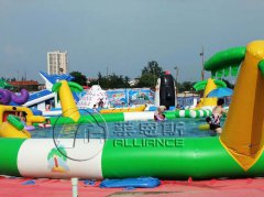 大型充气游泳池厂家告诉你更多趣味玩法